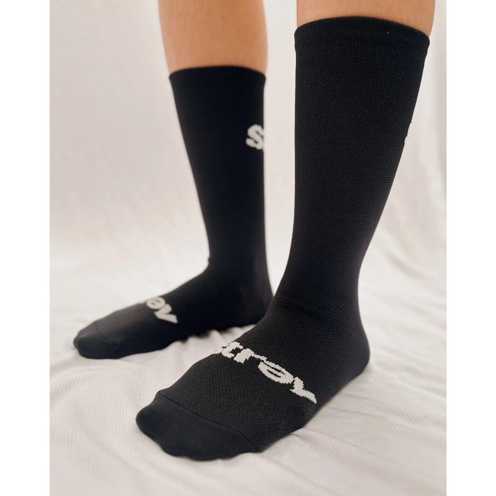 STRAY - Kaos Kaki Sport Hitam Mold